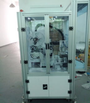 自動(dòng)貼膜機(jī)